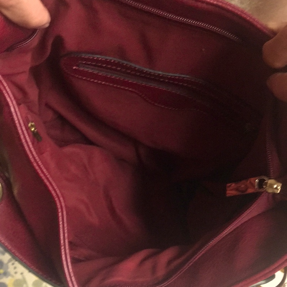 Elegant Burgundy Wine Leather Cross Body/ Shoulder Bag - Picture 12 of 13